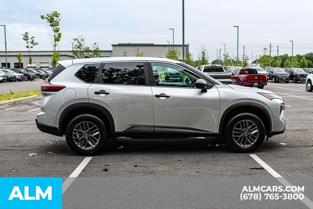 Used 2024 Nissan Rogue S FWD image 6