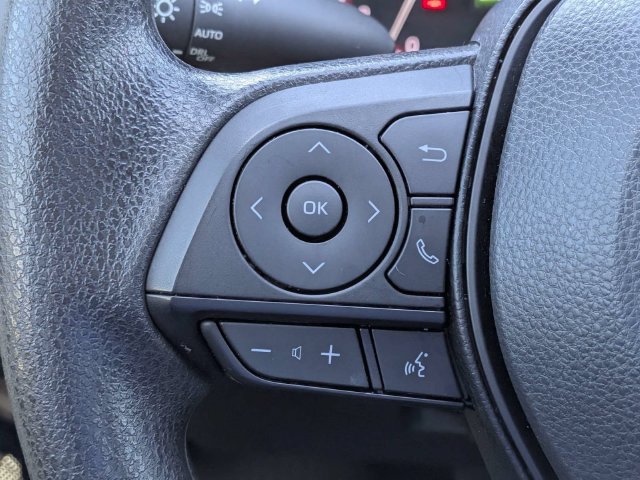 Used 2025 Toyota RAV4 XLE FWD image 23