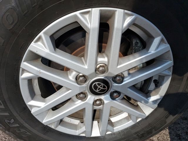 Used 2022 Toyota Tundra SR5 w/ SR5 Convenience Package image 20