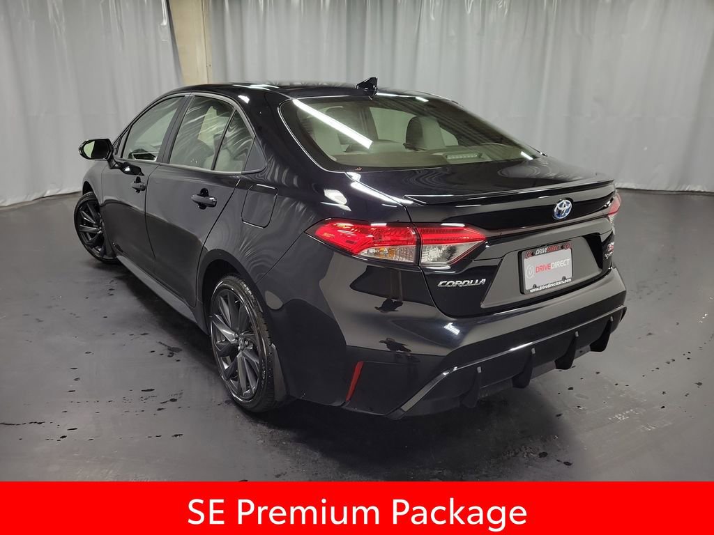 Used 2025 Toyota Corolla SE w/ SE Premium Package image 6