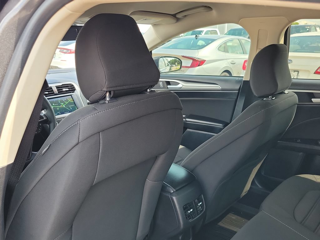 Used 2020 Ford Fusion SE AWD/4WD image 31