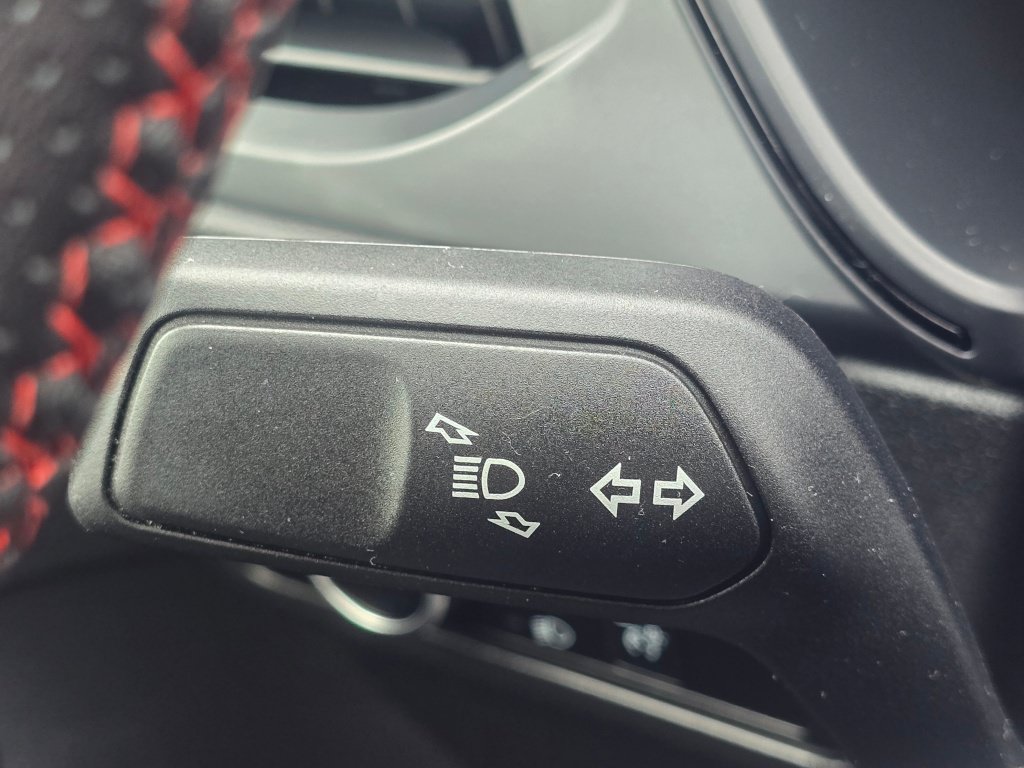 Used 2025 Ford Escape ST-Line Select AWD/4WD image 44