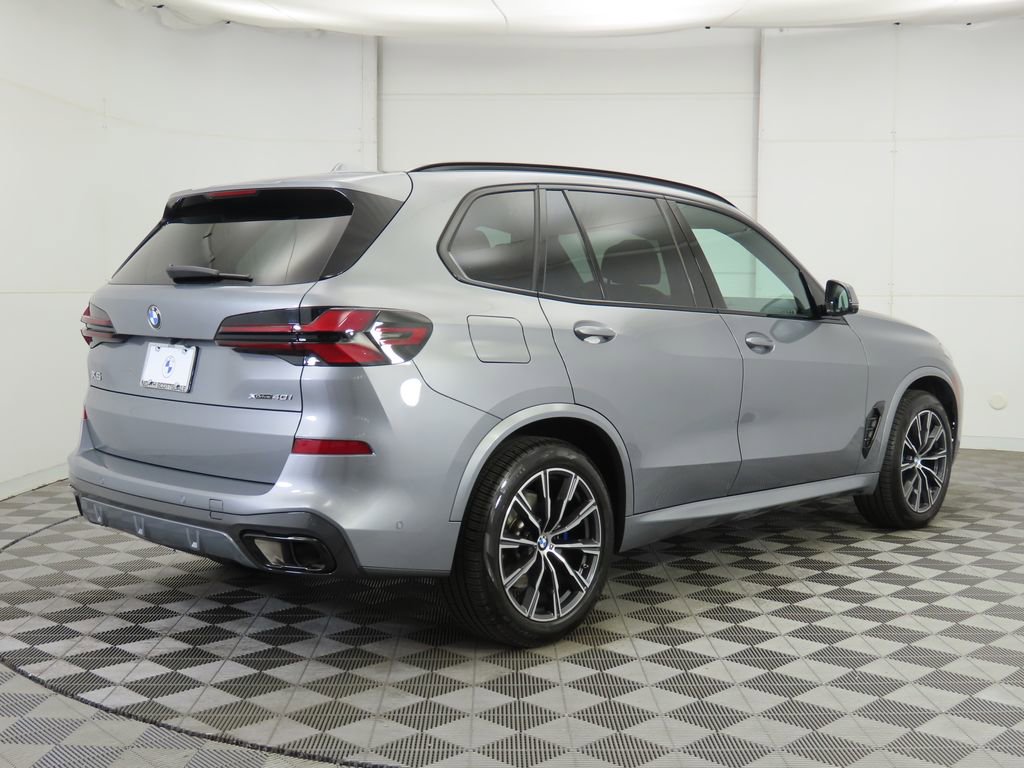 Certified 2024 BMW X5 xDrive40i w/ M Sport Package image 5