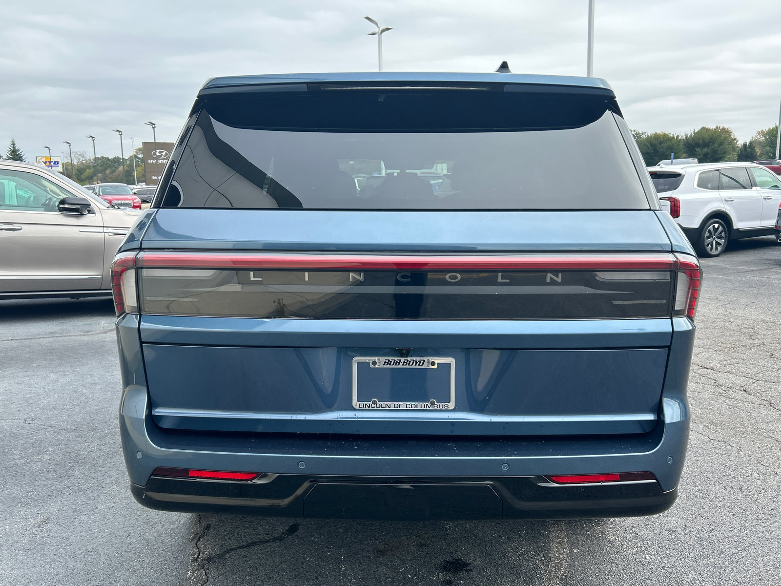 New 2027 Lincoln Navigator Reserve w/ Jet Appearance Package AWD/4WD image 6
