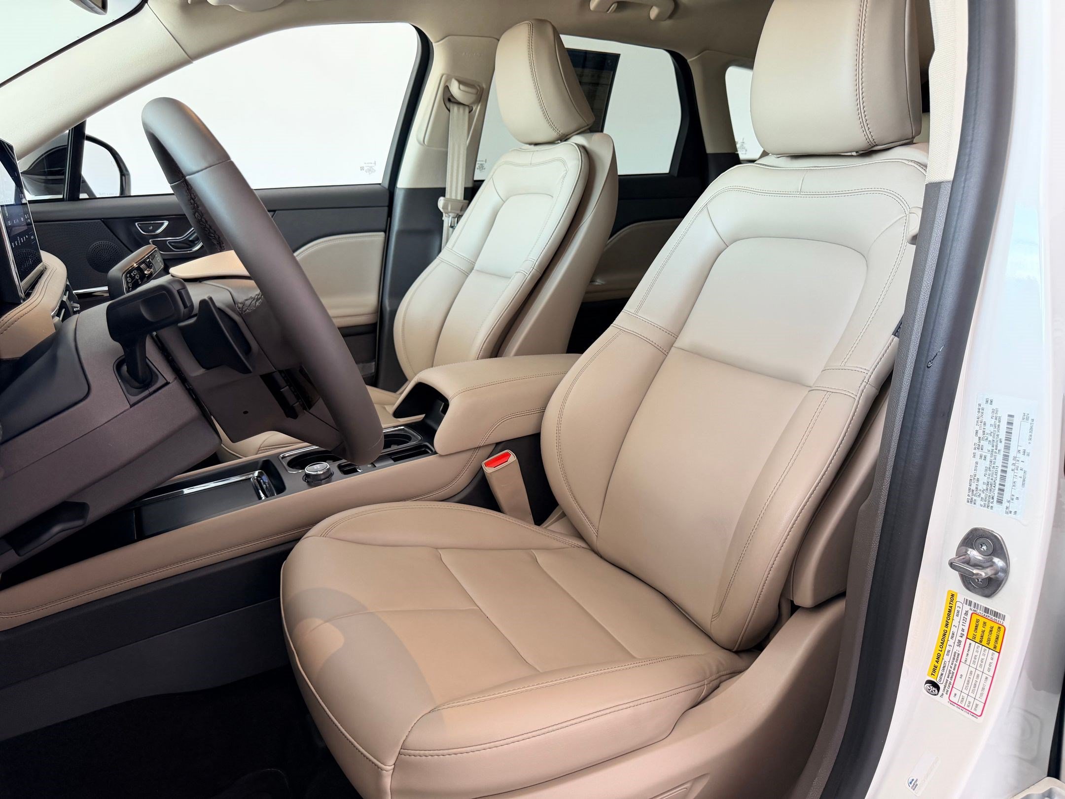 Used 2023 Lincoln Corsair FWD image 4