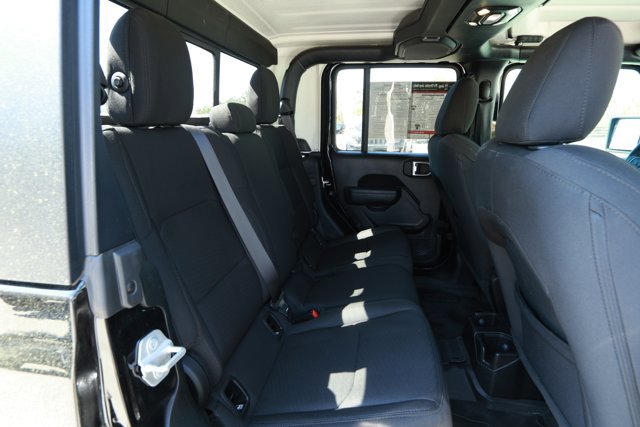 Used 2023 Jeep Gladiator Willys AWD/4WD image 27