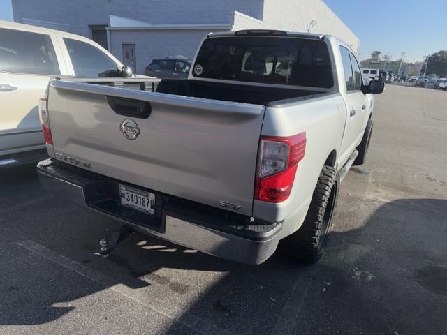 Used 2017 Nissan Titan SV image 7