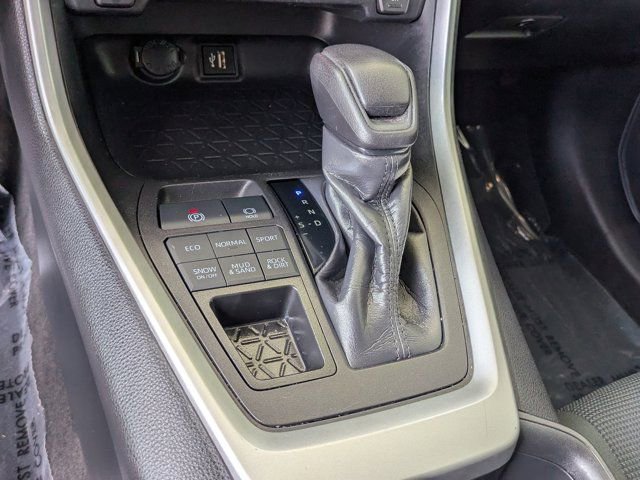 Used 2024 Toyota RAV4 LE image 20