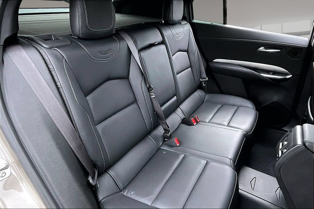 Used 2024 Cadillac XT4 Premium Luxury w/ Technology Package FWD image 29