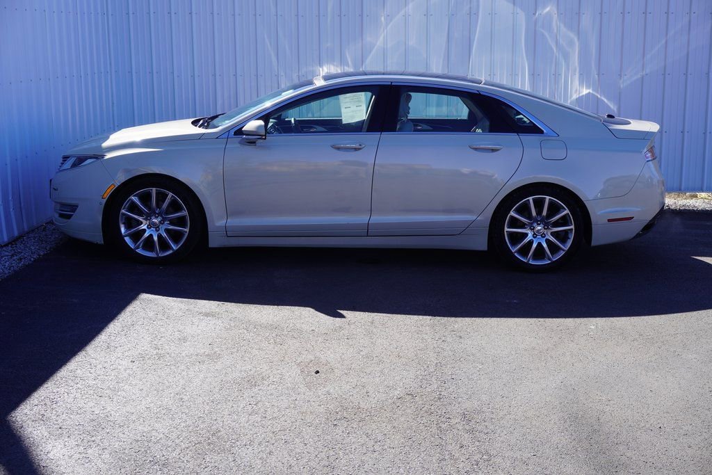 Used 2016 Lincoln MKZ AWD w/ Equipment Group 300A Reserve image 3
