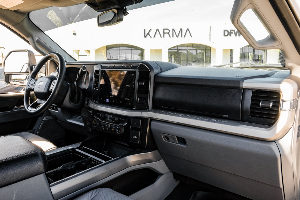 Used 2023 Ford F250 XLT w/ Black Appearance Package AWD/4WD image 8