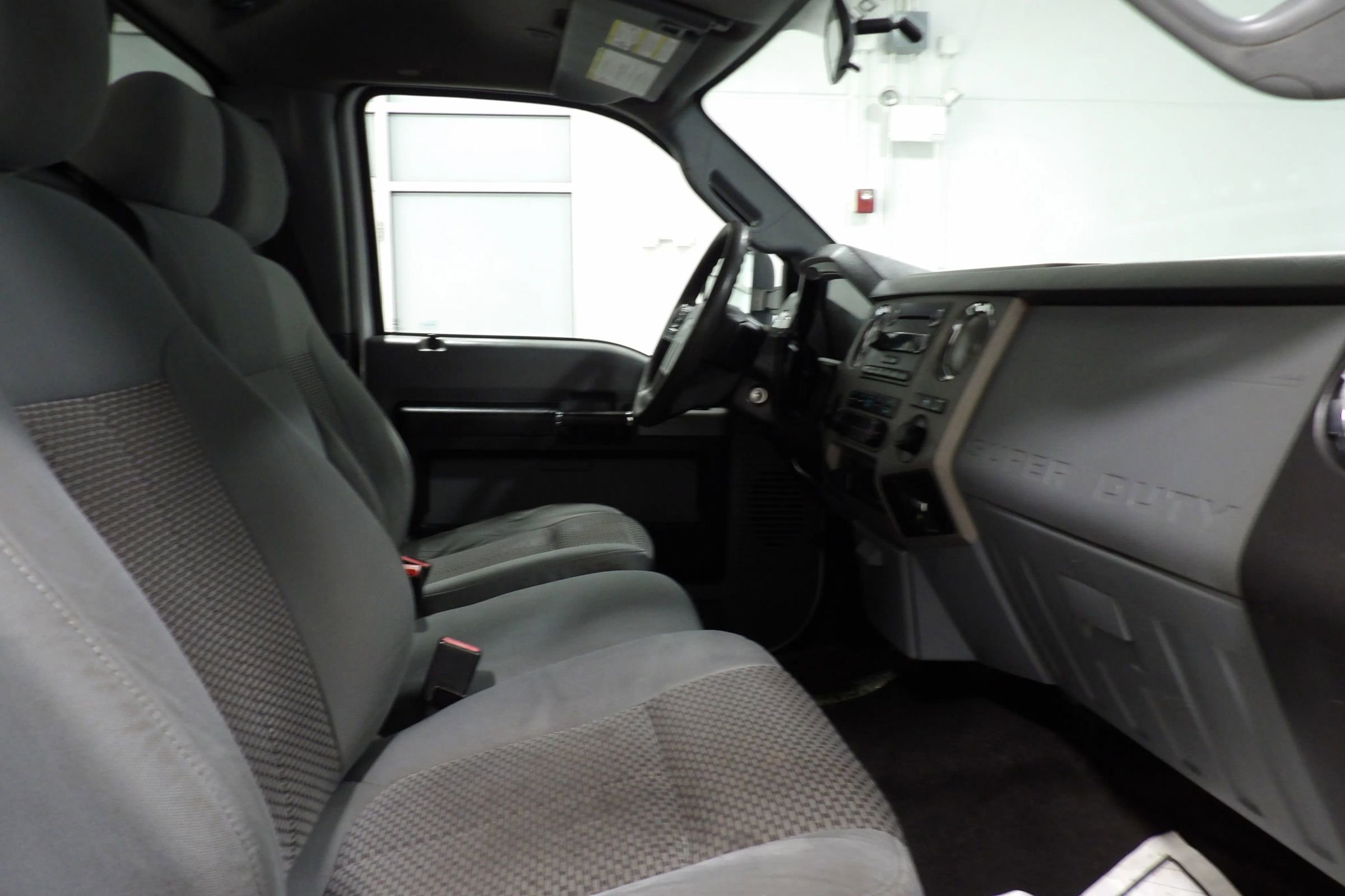 Used 2015 Ford F250 XLT w/ XLT Interior Package image 12