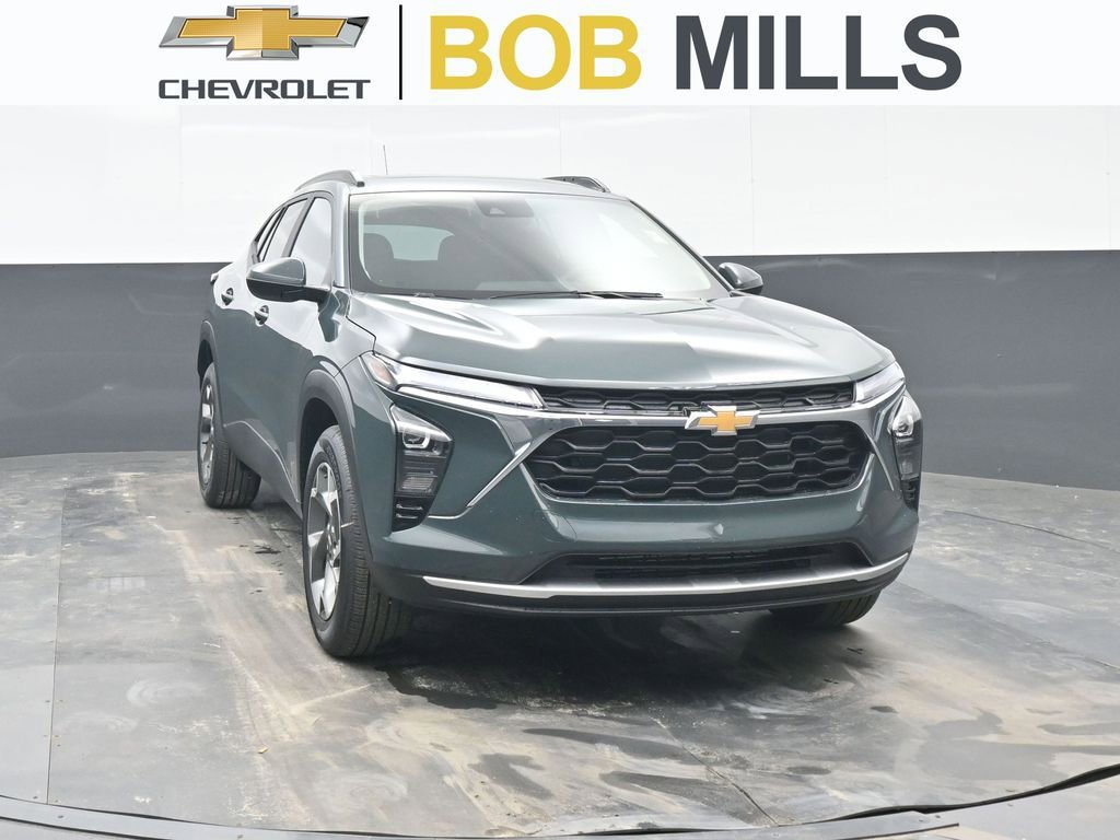 New 2026 Chevrolet Trax LT w/ Sunroof Package