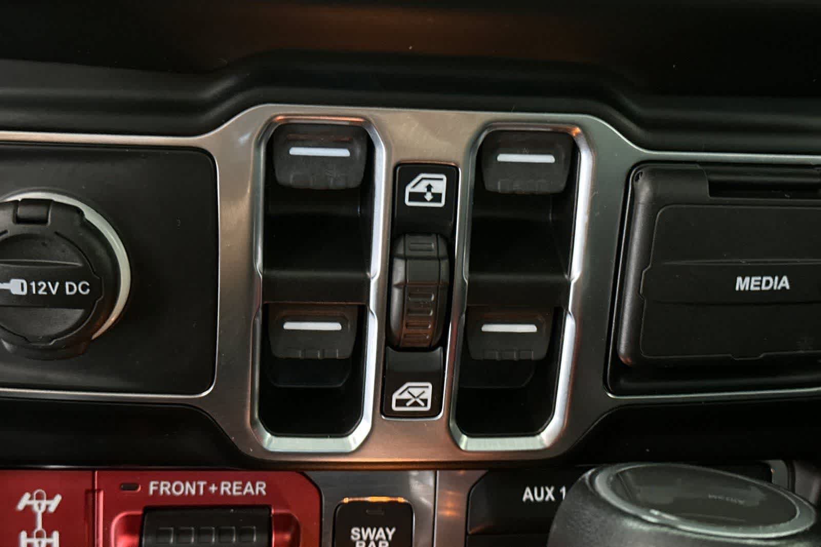 Used 2021 Jeep Wrangler Unlimited Rubicon 4xe w/ Cold Weather Group AWD/4WD image 13