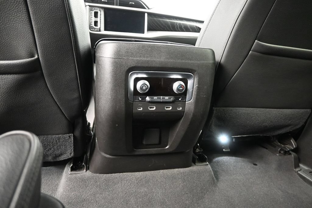 Used 2021 GMC Yukon Denali AWD/4WD image 17
