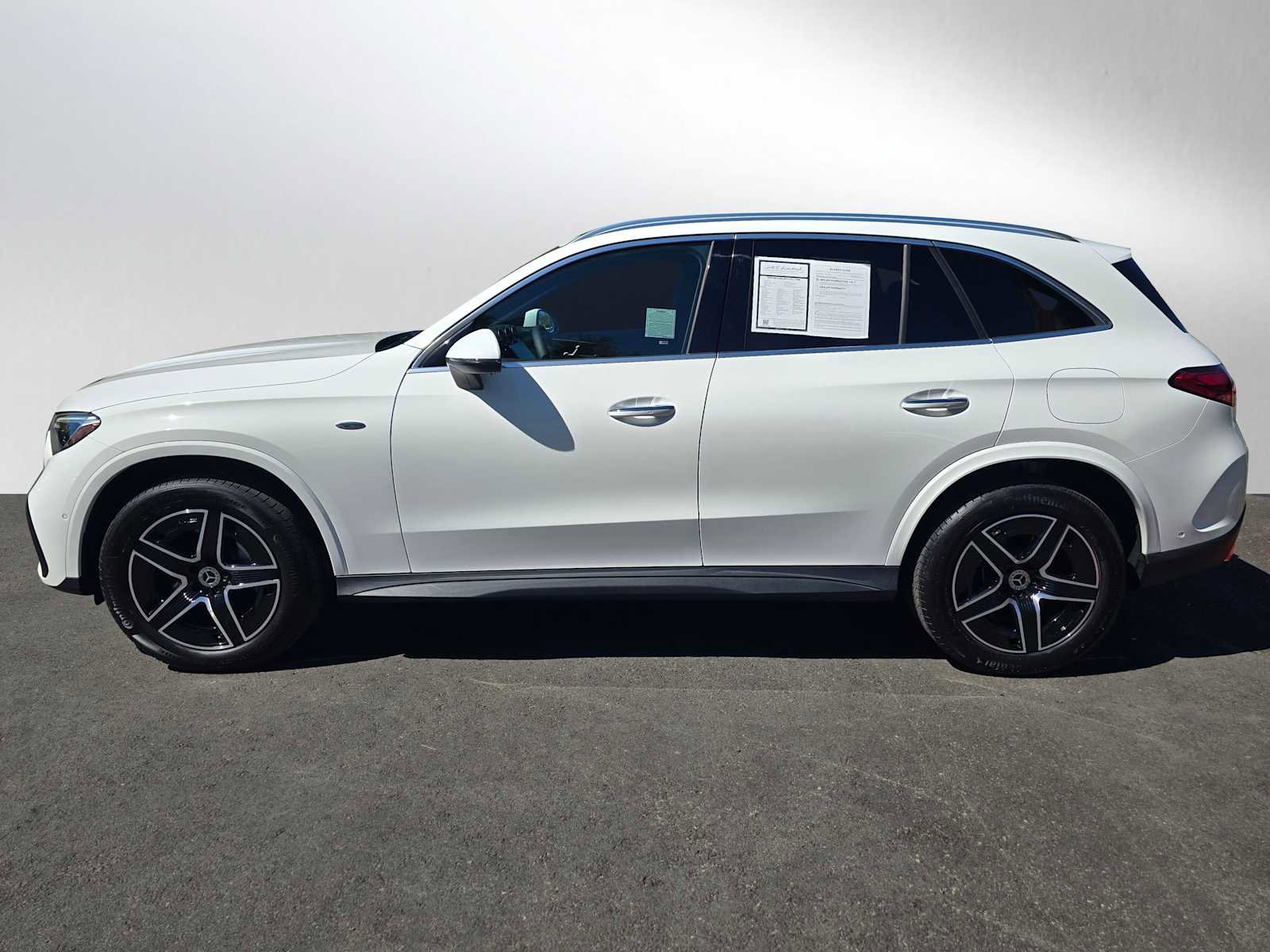 Used 2025 Mercedes-Benz GLC 350e 4MATIC image 6