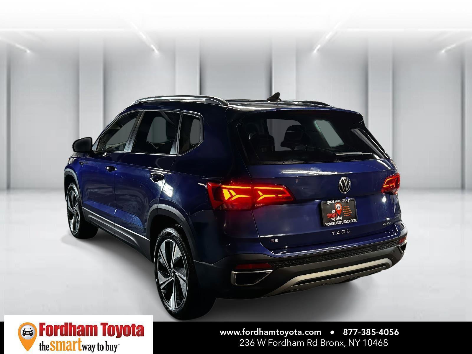 Used 2024 Volkswagen Taos SE image 4