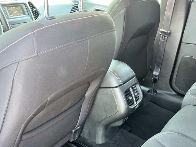 Used 2015 Jeep Cherokee Latitude FWD image 17
