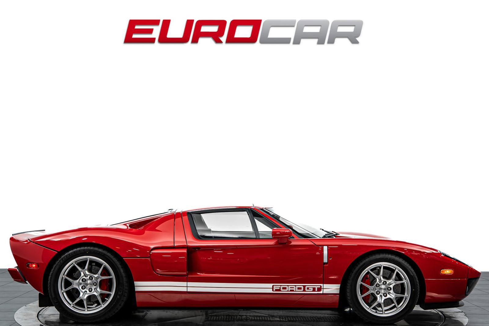 Used 2005 Ford GT RWD image 6