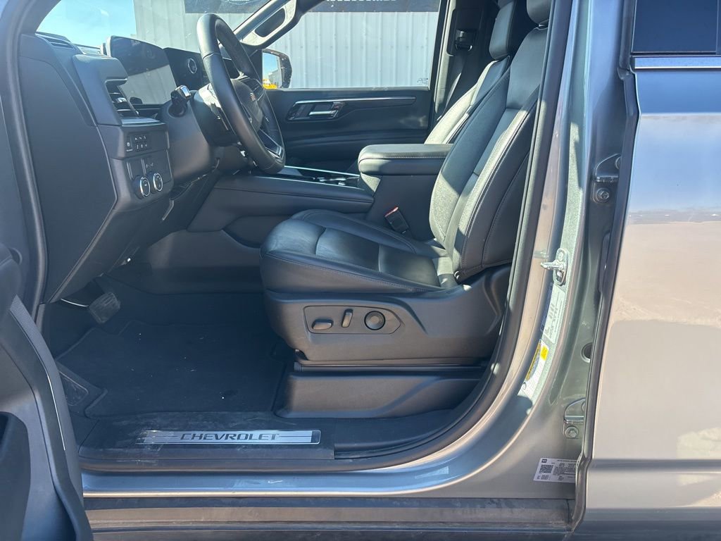 Used 2025 Chevrolet Tahoe LT image 9