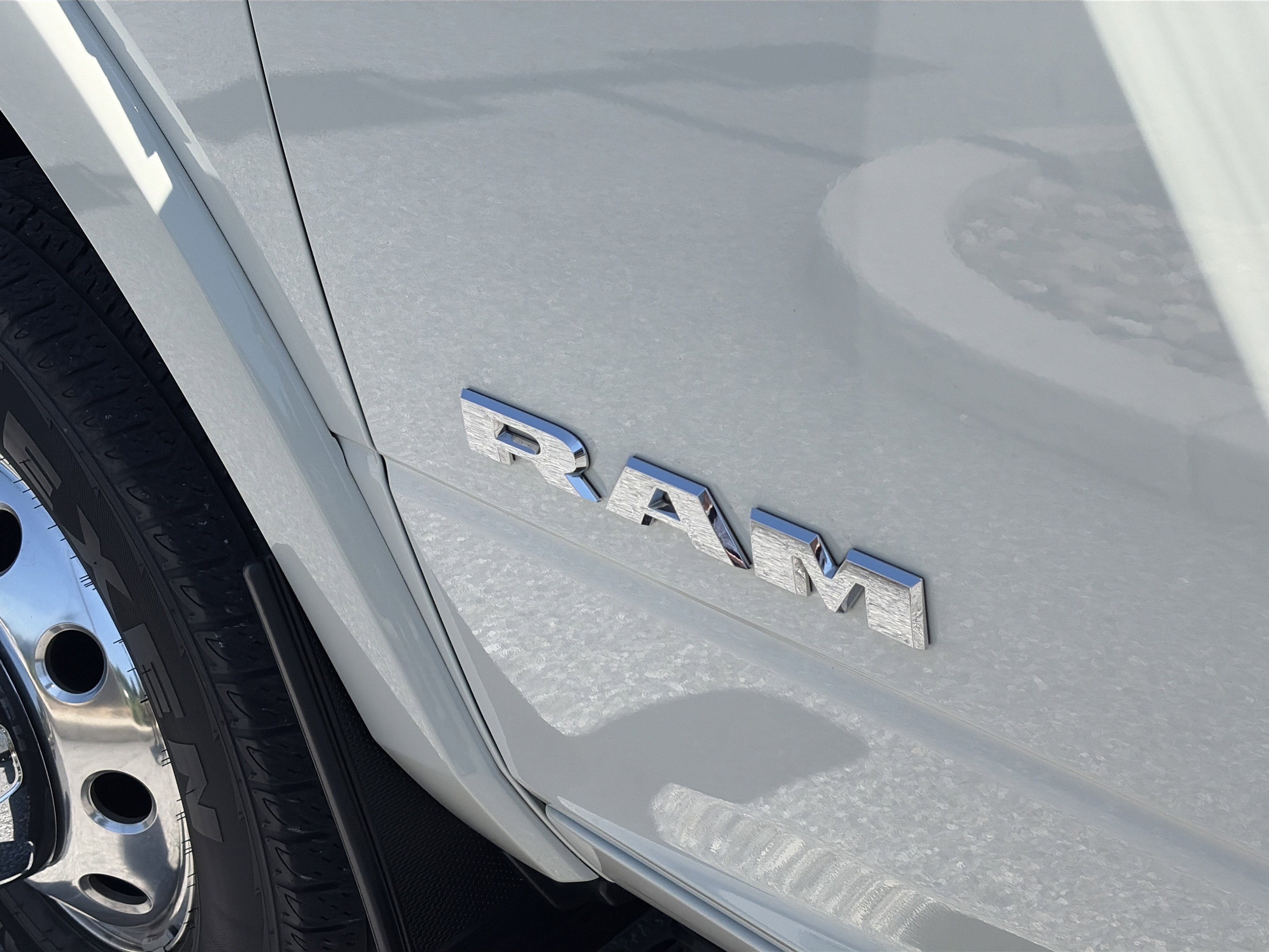 Used 2023 RAM 3500 Limited AWD/4WD image 11
