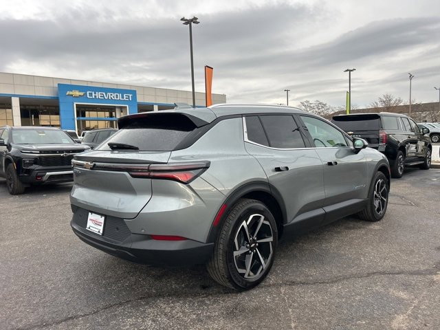 New 2026 Chevrolet Equinox EV LT image 3