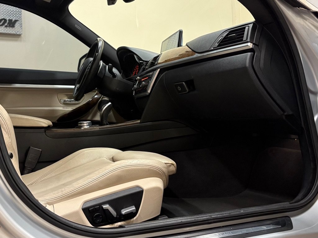 Used 2016 BMW 328i Gran Turismo xDrive AWD/4WD image 8