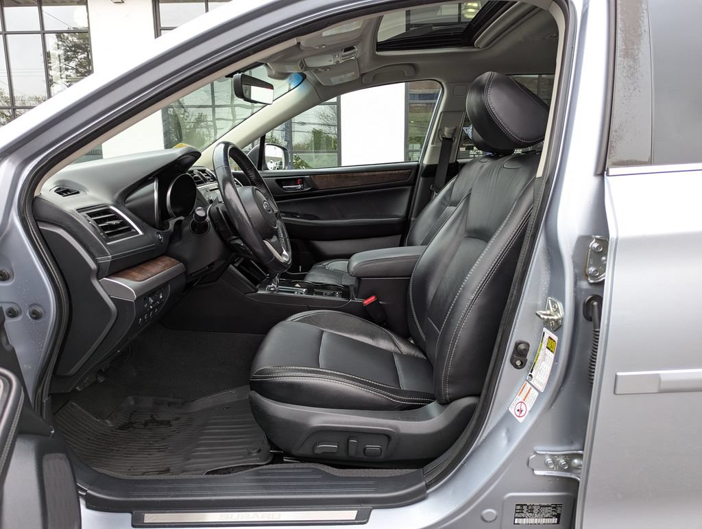 Used 2019 Subaru Outback 3.6R Limited AWD/4WD image 12