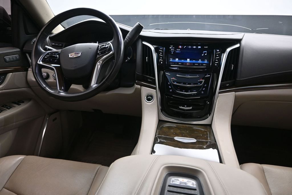Used 2019 Cadillac Escalade Premium Luxury AWD/4WD image 28