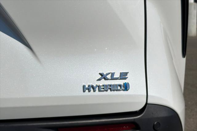 Certified 2023 Toyota Sienna XLE FWD image 32