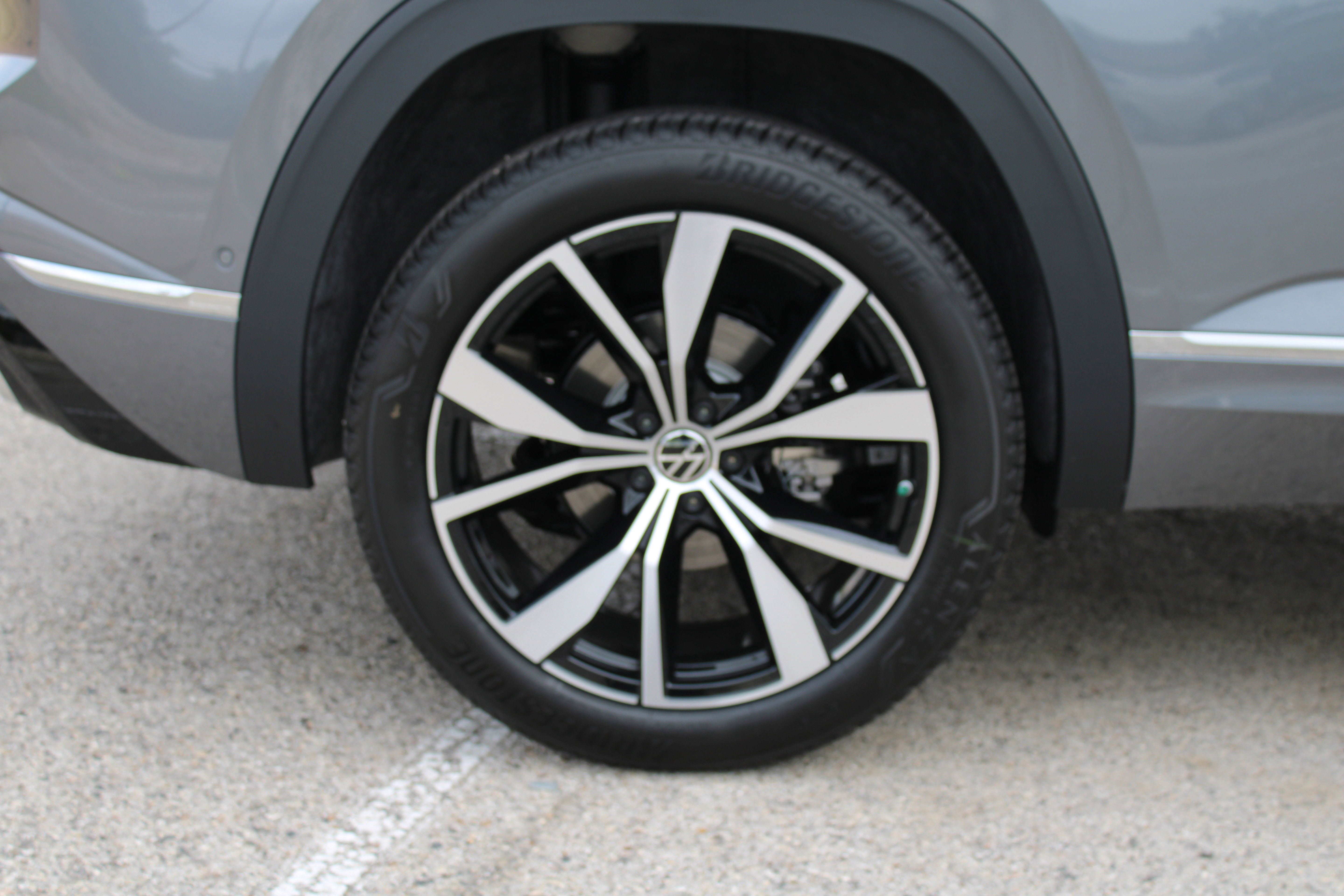 New 2025 Volkswagen Atlas Cross Sport SEL Premium R-Line image 19