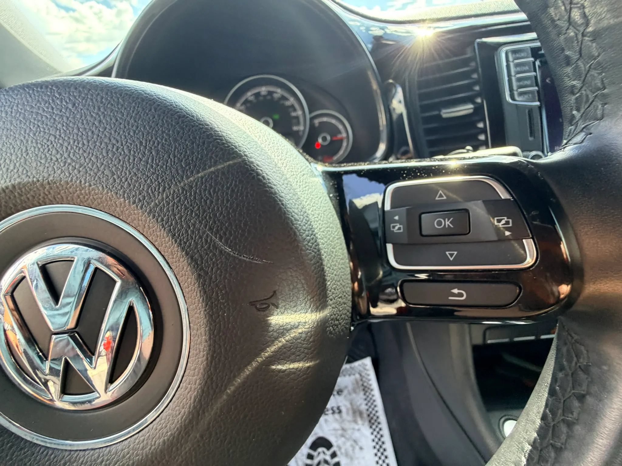 Used 2018 Volkswagen Beetle 2.0T S FWD image 15
