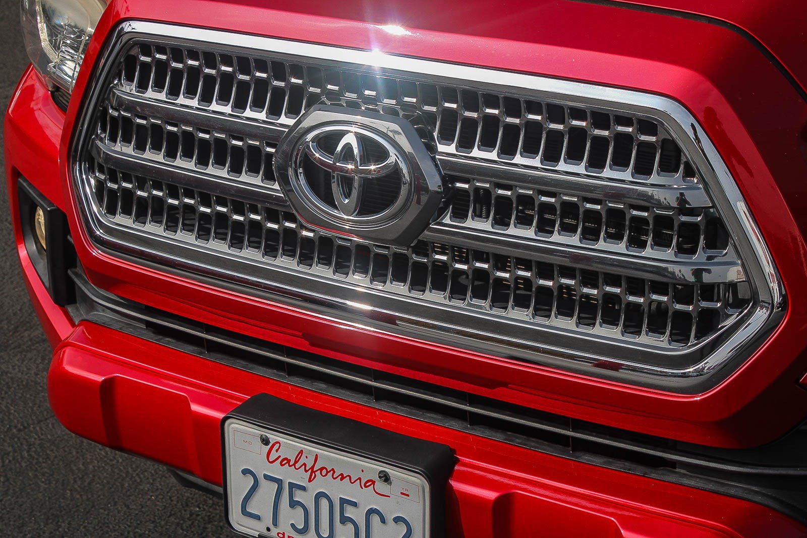 Used 2016 Toyota Tacoma TRD Sport w/ Towing Package image 6