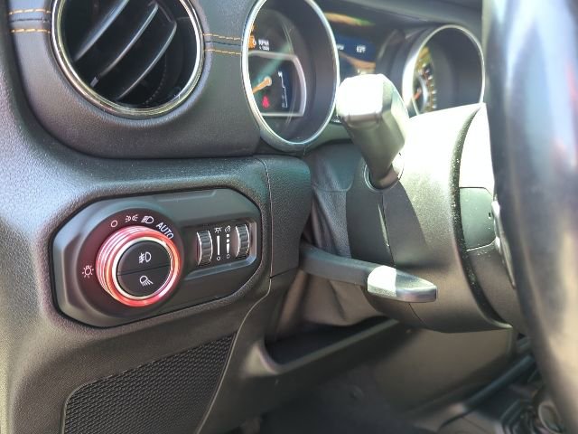 Certified 2021 Jeep Gladiator Overland AWD/4WD image 14