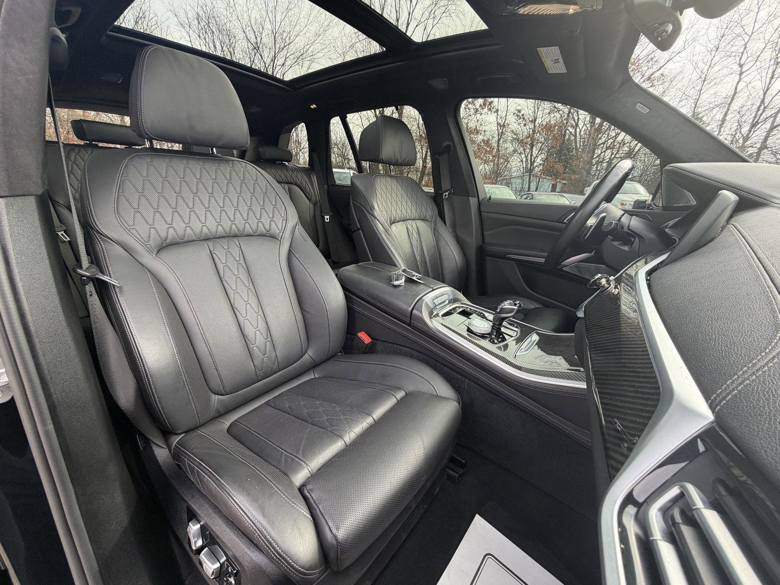 Used 2021 BMW X5 M50i w/ Executive Package image 29