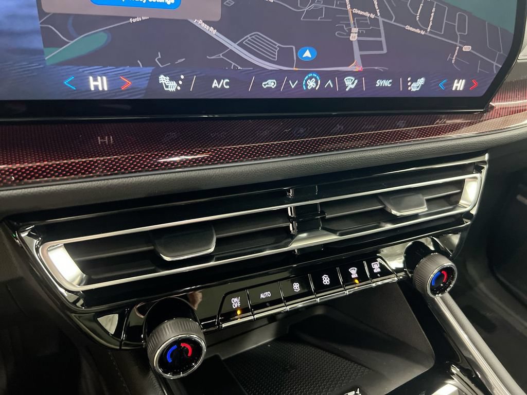 New 2026 Chevrolet Traverse Z71 w/ Enhanced Driving Package AWD/4WD image 16
