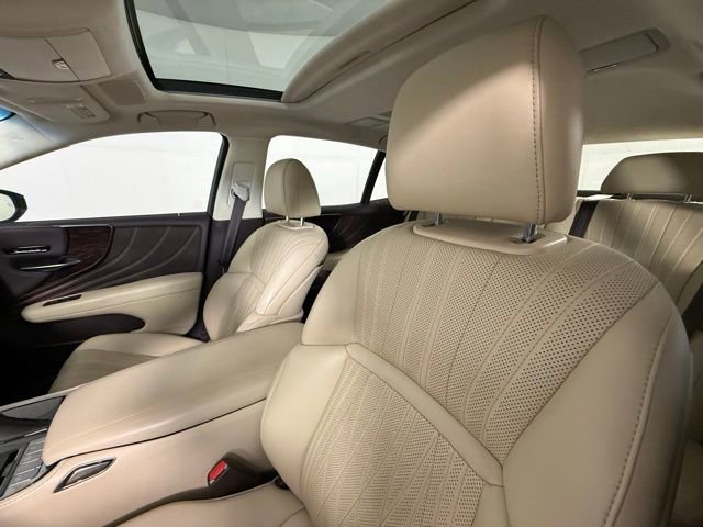 Used 2018 Lexus LS 500 w/ Interior Upgrade Package RWD image 6