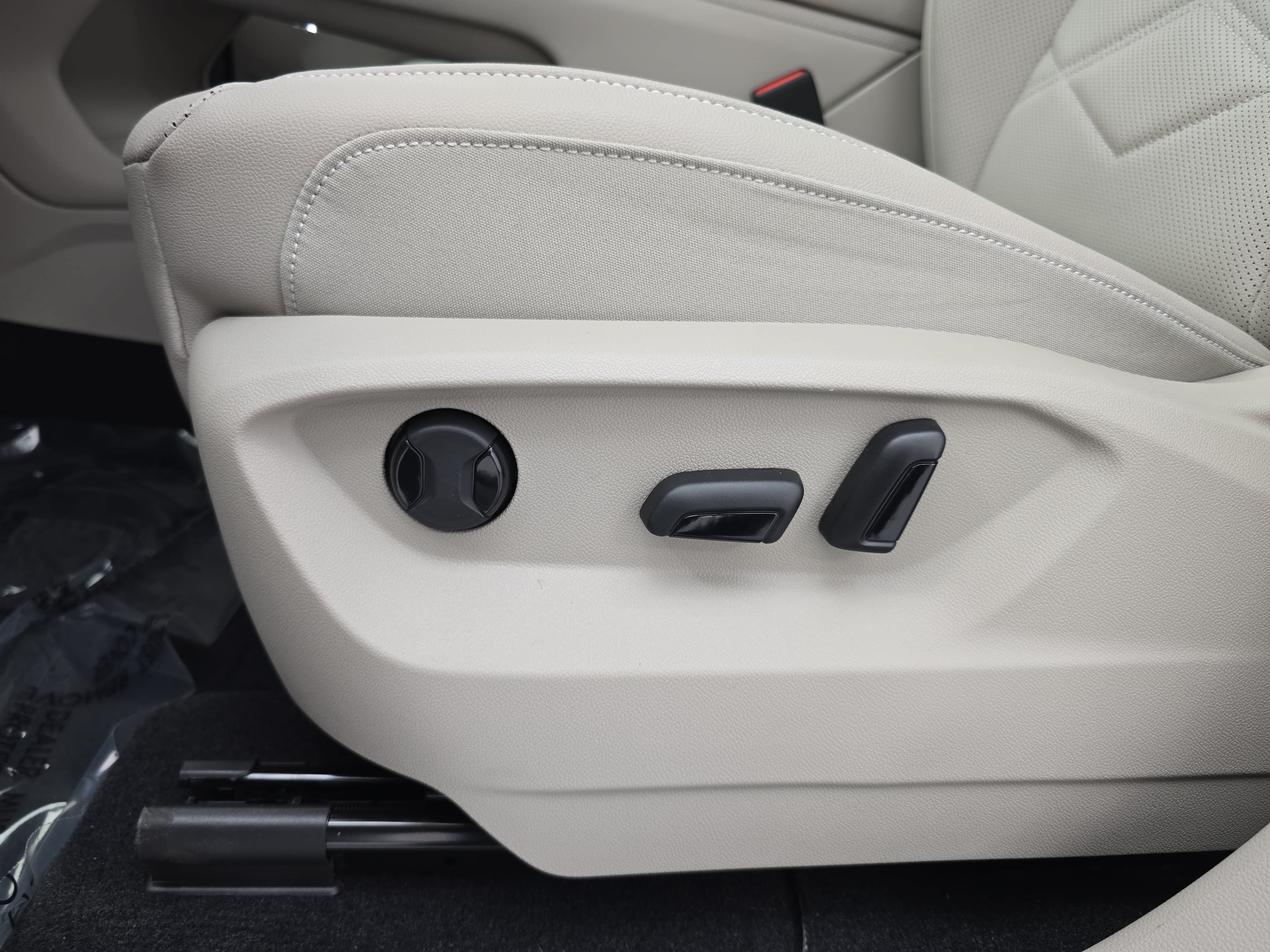 New 2026 Volkswagen Atlas SE AWD/4WD image 30