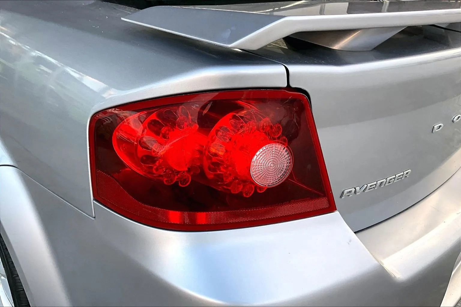 Used 2013 Dodge Avenger R/T FWD image 19