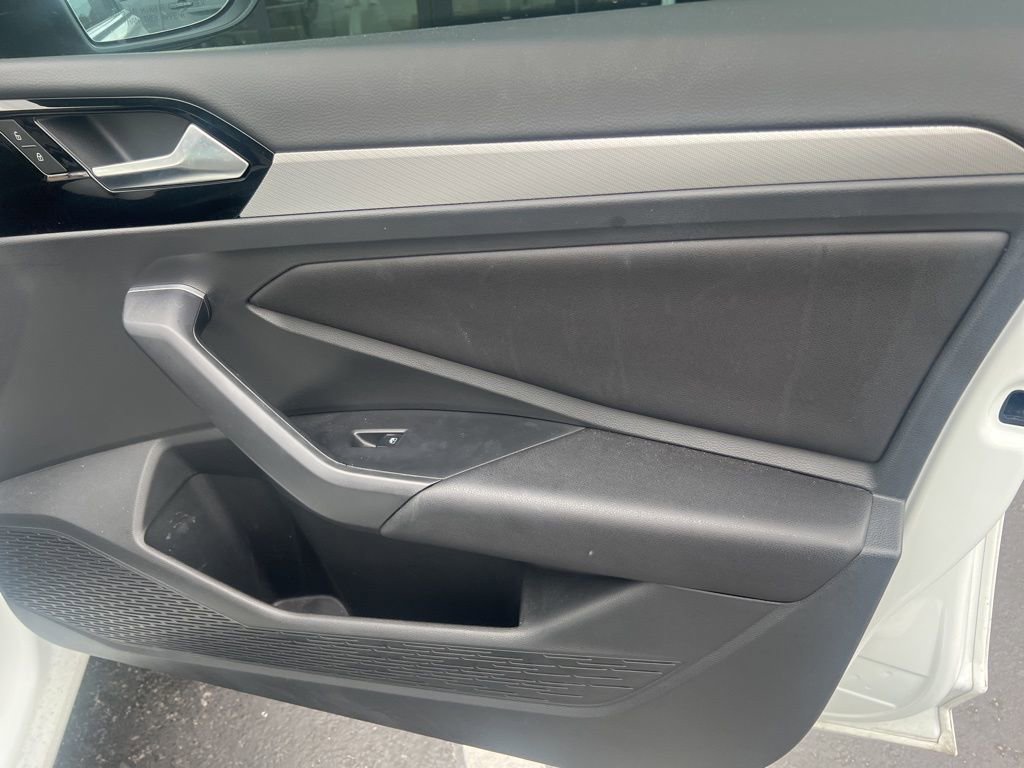 Used 2019 Volkswagen Jetta R-Line w/ R-Line Cold Weather Package FWD image 17