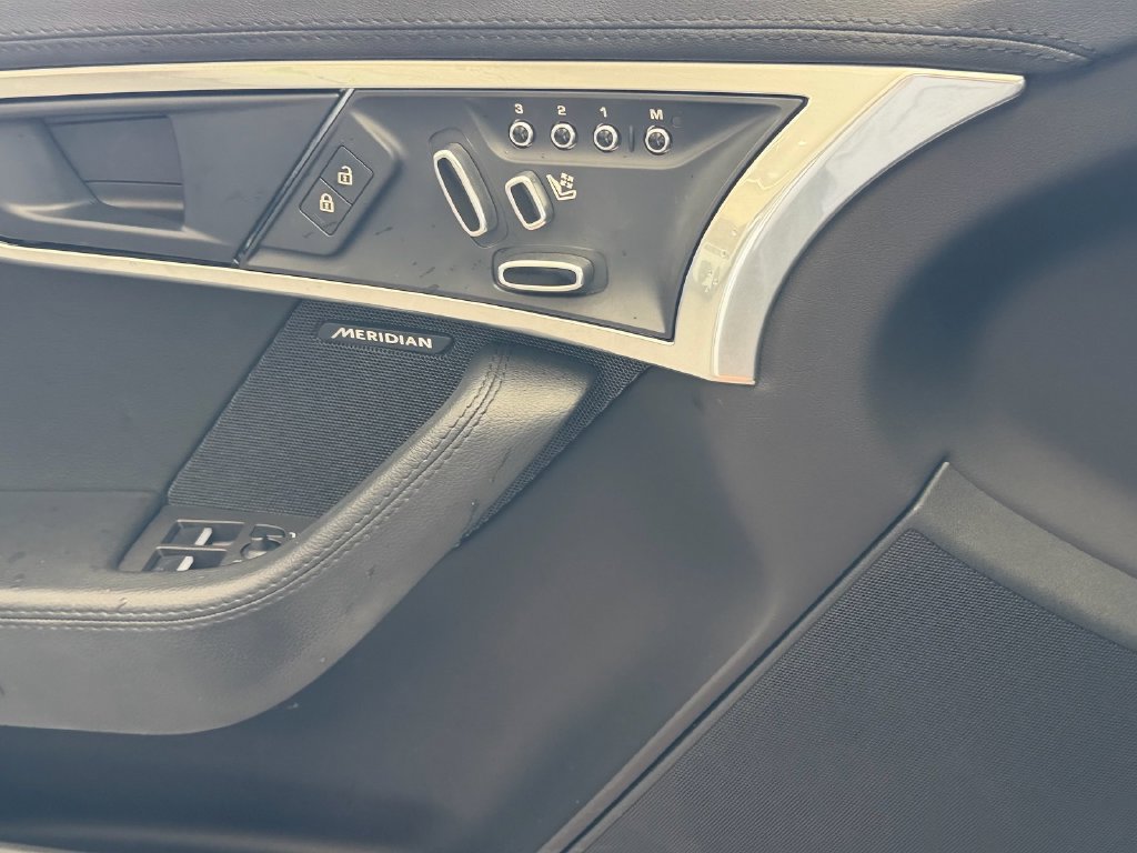 Used 2023 Jaguar F-TYPE Coupe RWD image 15
