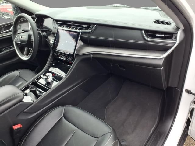 Used 2023 Jeep Grand Cherokee Limited AWD/4WD image 12
