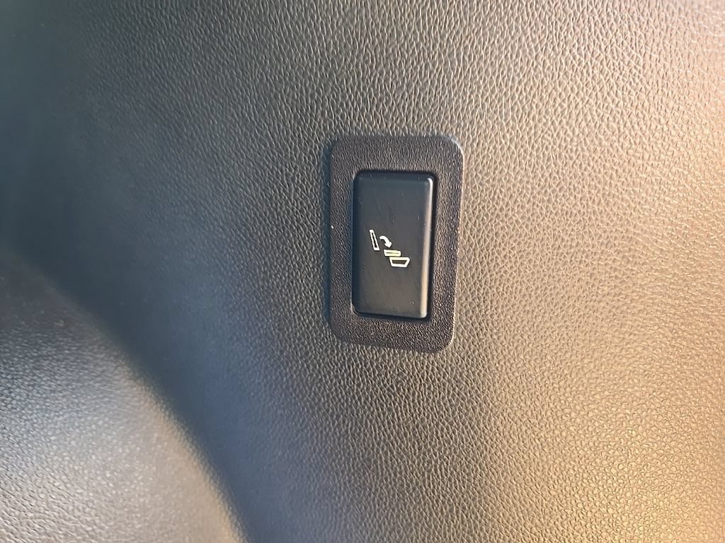 Used 2023 Cadillac Escalade ESV Premium Luxury AWD/4WD image 58