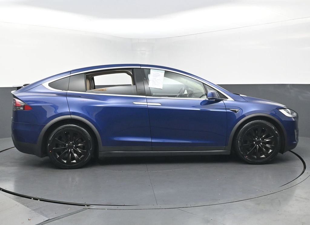 Used 2016 Tesla Model X 90D image 6