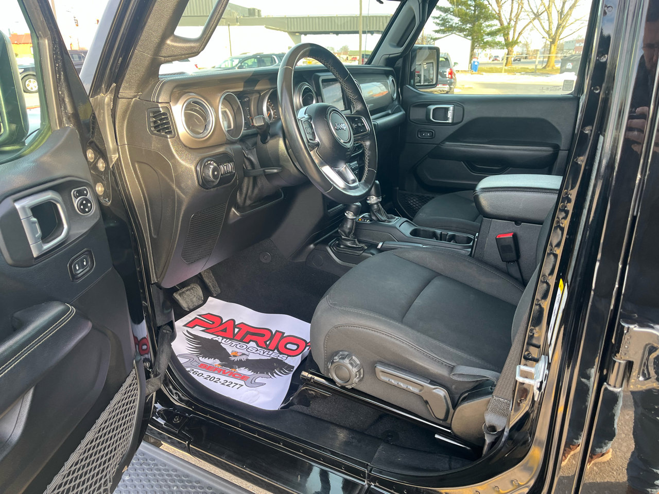 Used 2018 Jeep Wrangler Unlimited Sahara w/ LED Lighting Group image 7