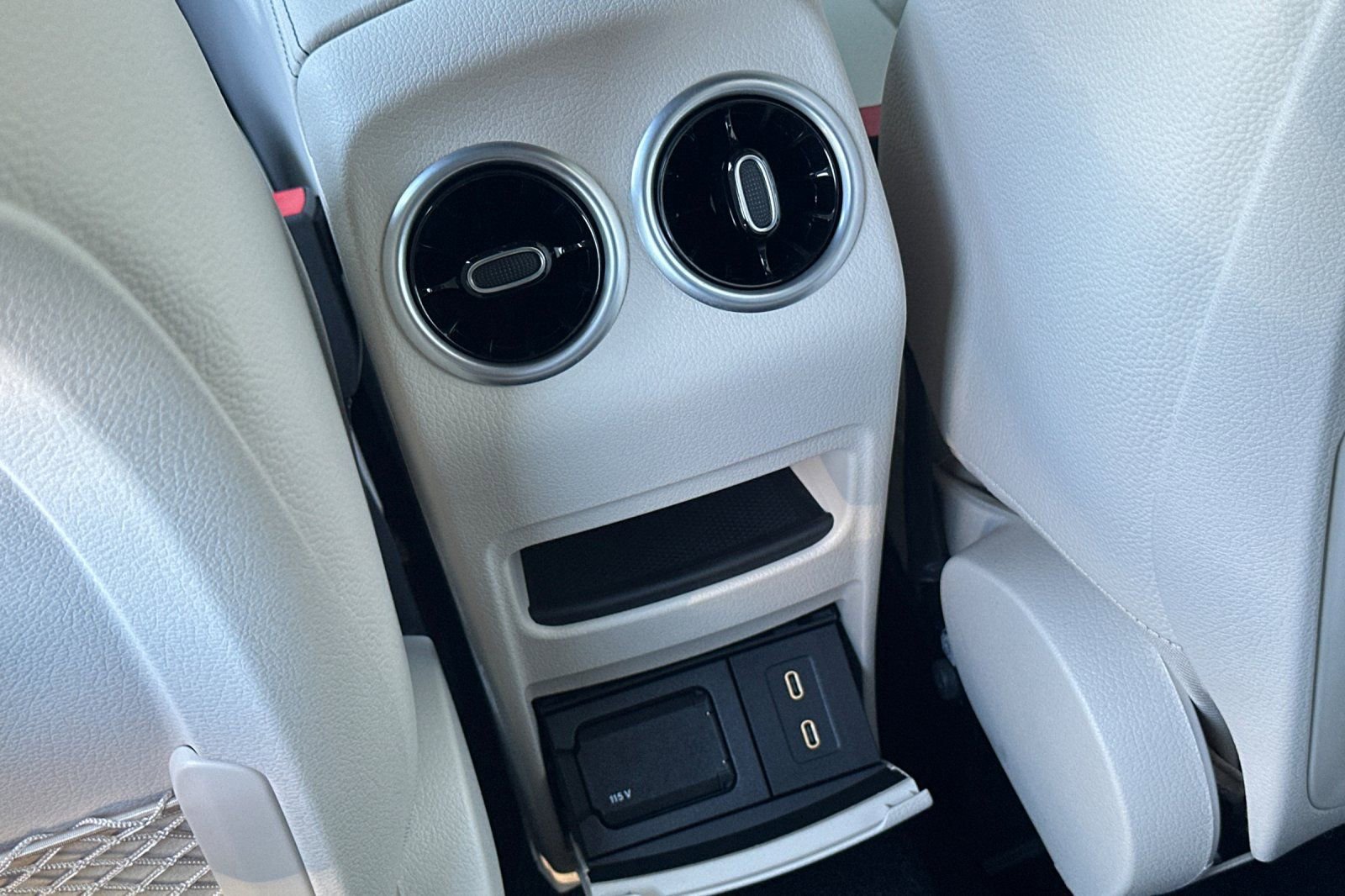 New 2026 Mercedes-Benz GLB 250 image 23