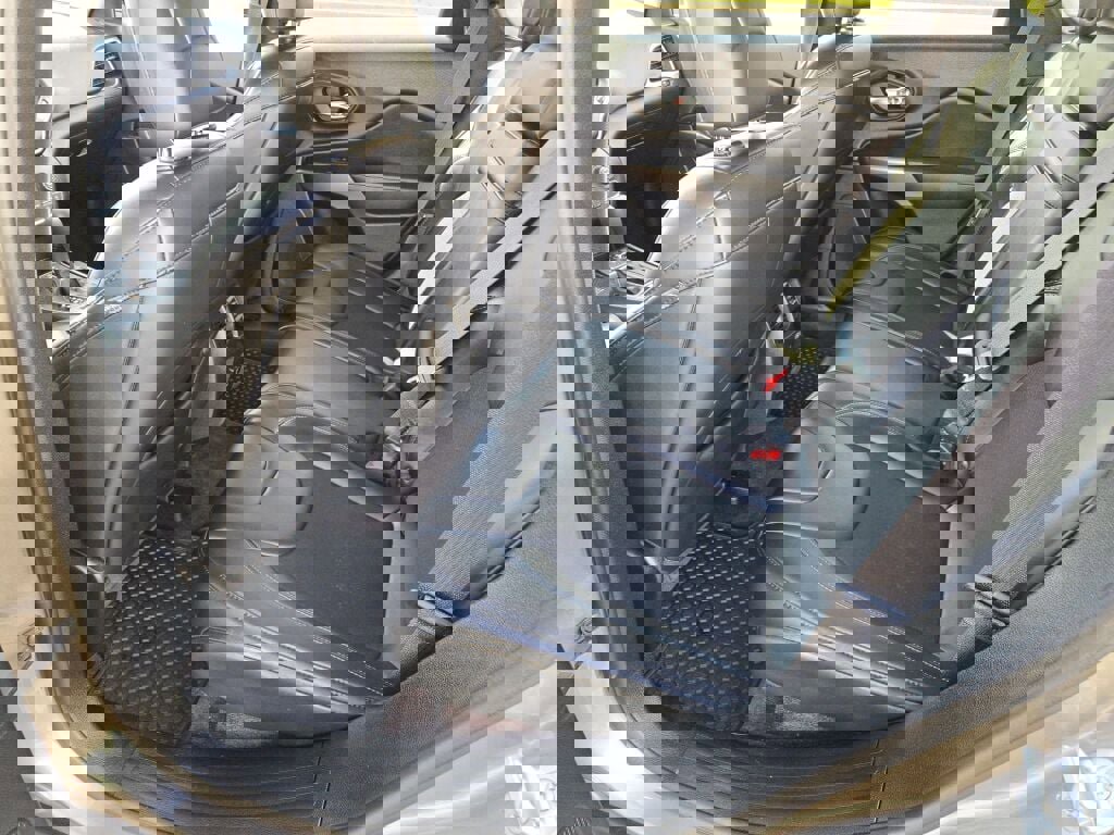 Used 2019 Jeep Cherokee Latitude Plus w/ Comfort/Convenience Group image 15