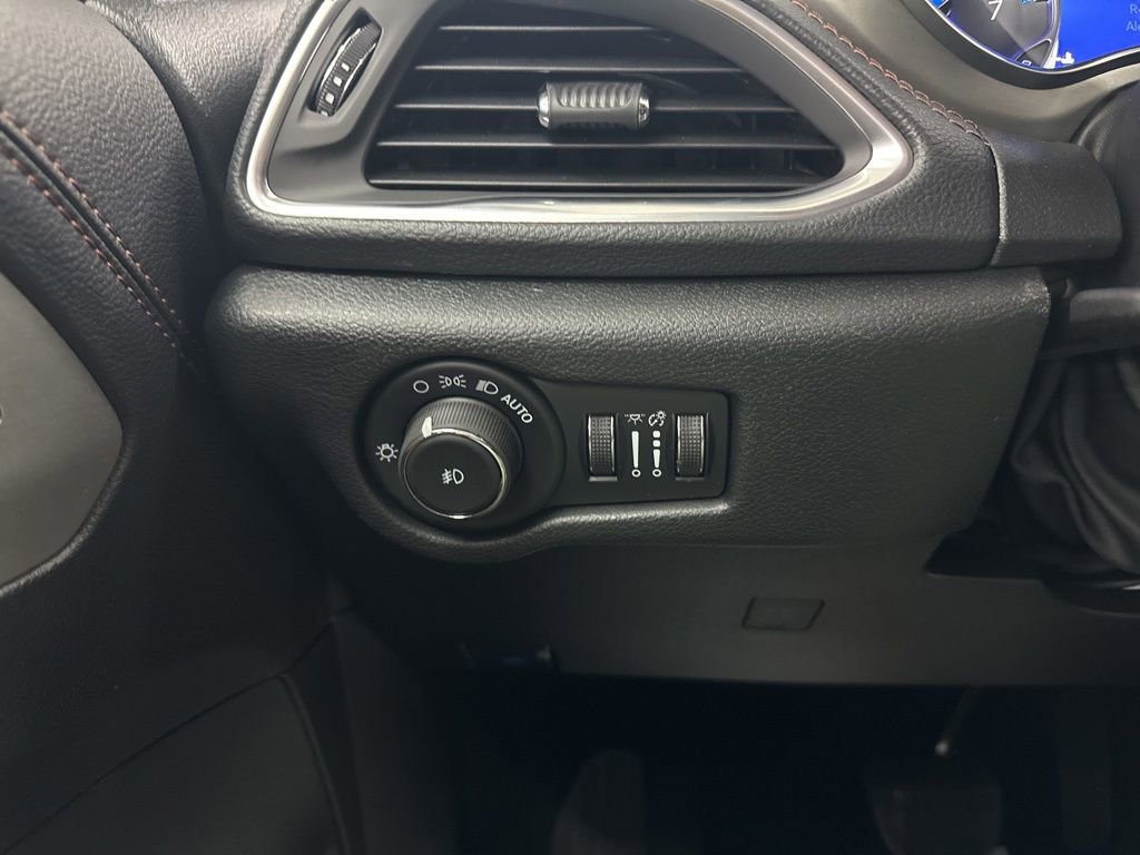 New 2026 Chrysler Pacifica Pinnacle image 35