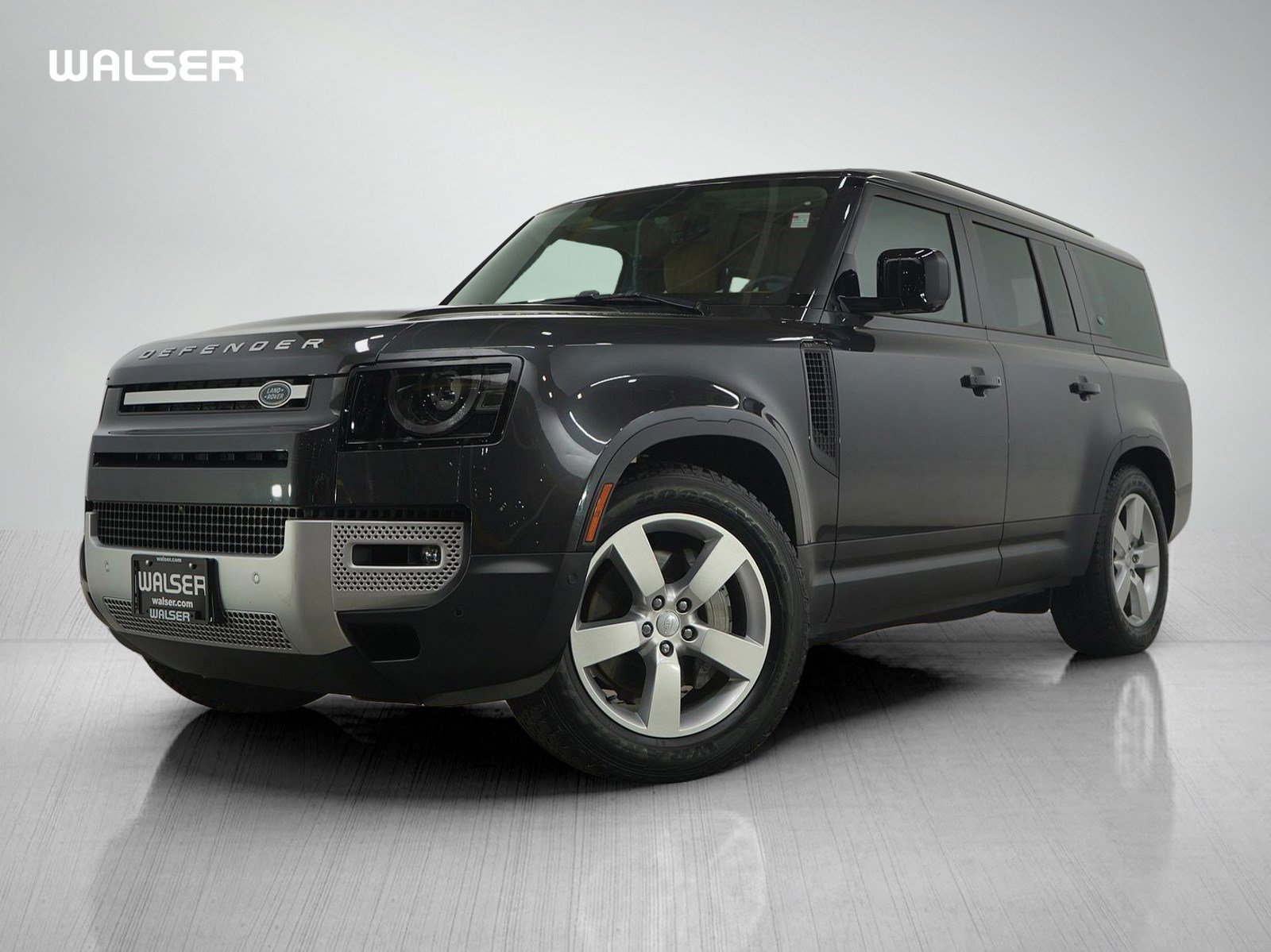 Used 2023 Land Rover Defender 130 First Edition image 1