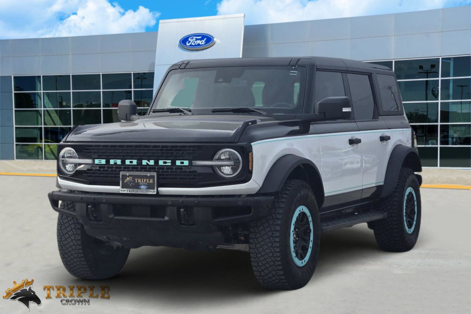 Used 2024 Ford Bronco Wildtrak image 2
